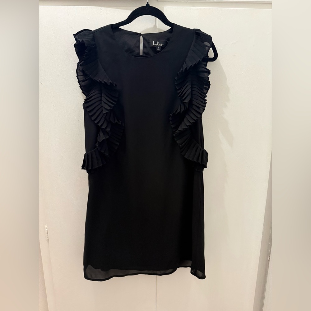 Lulu’s chic black cocktail dress. Size S.